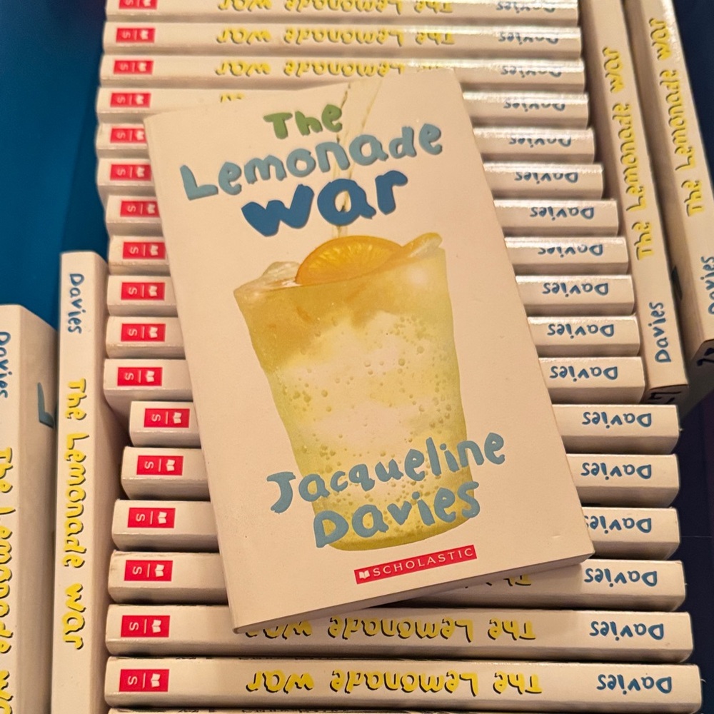 Scholastic The Lemonade War - Yellow and Blue Cover